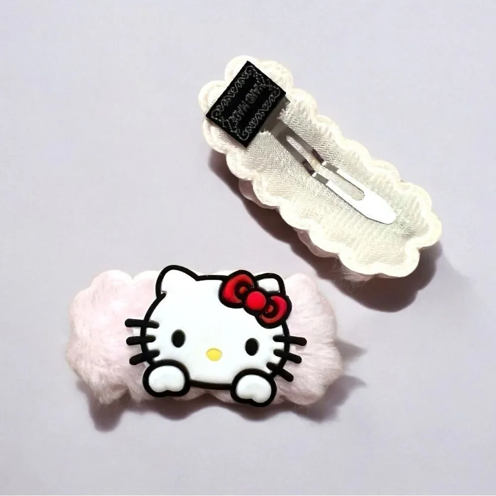 ⭐️3/$25⭐️ Hello Kitty Pink Furry Hair Clips Set Of 2